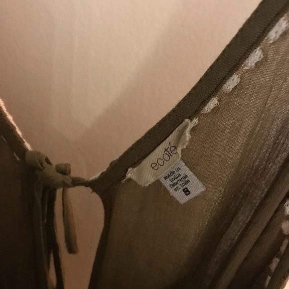 Green embroidered tank top - Picture 4 of 6